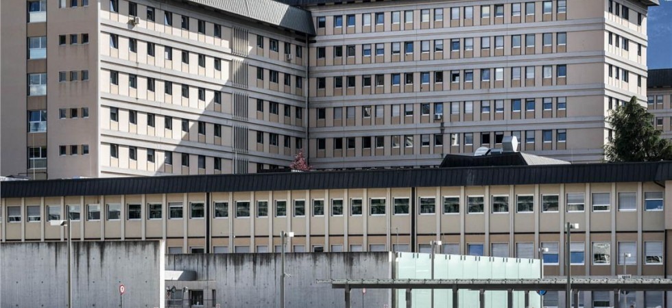 Non ce l'ha fatta il 12enne precipitato dal balcone di un albergo: il giovane è morto all'ospedale di Bolzano
